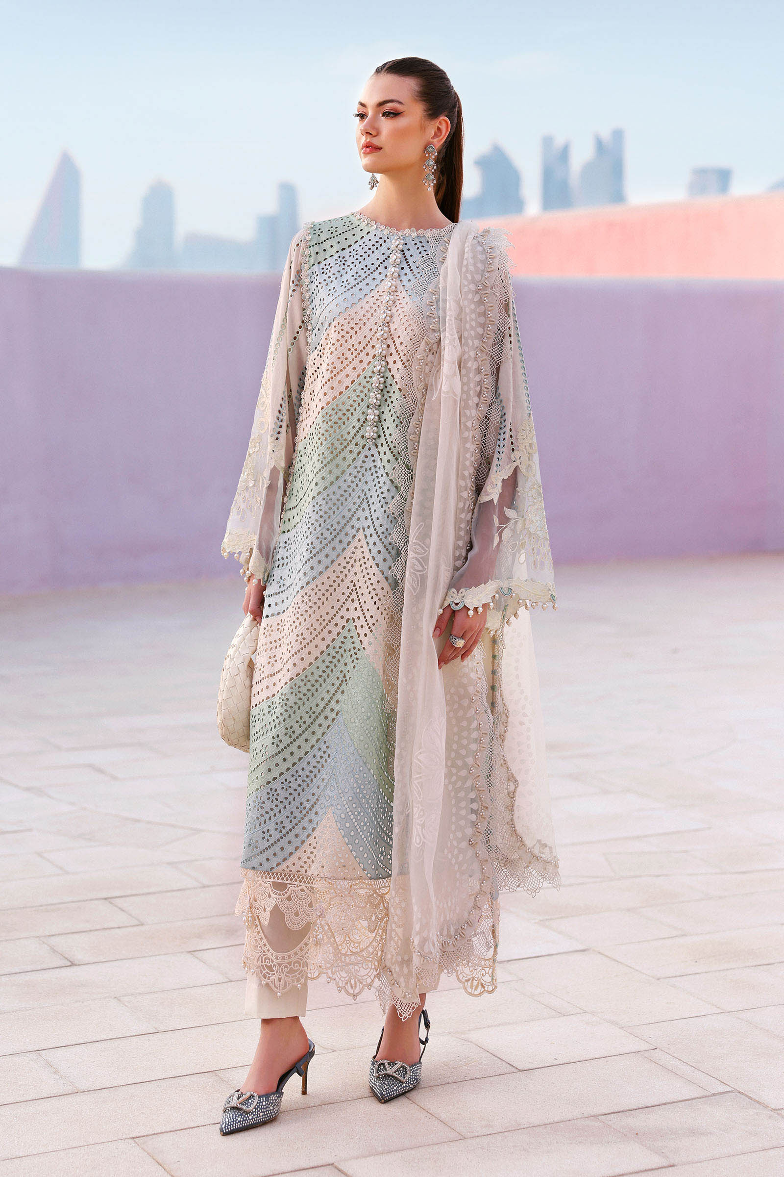 MARIA B LUXURY LAWN UNSTITCHED COLLECTION 26 - D-2612 A - Image 4