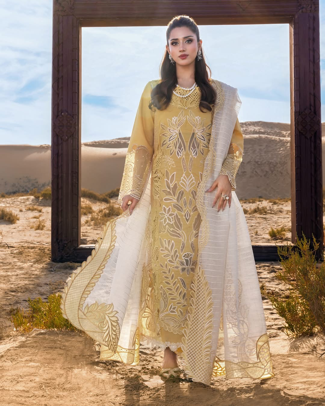 RANG RASIYA LAWN UN STITCHED COLLECTION 26 - HOORAIN - Image 4