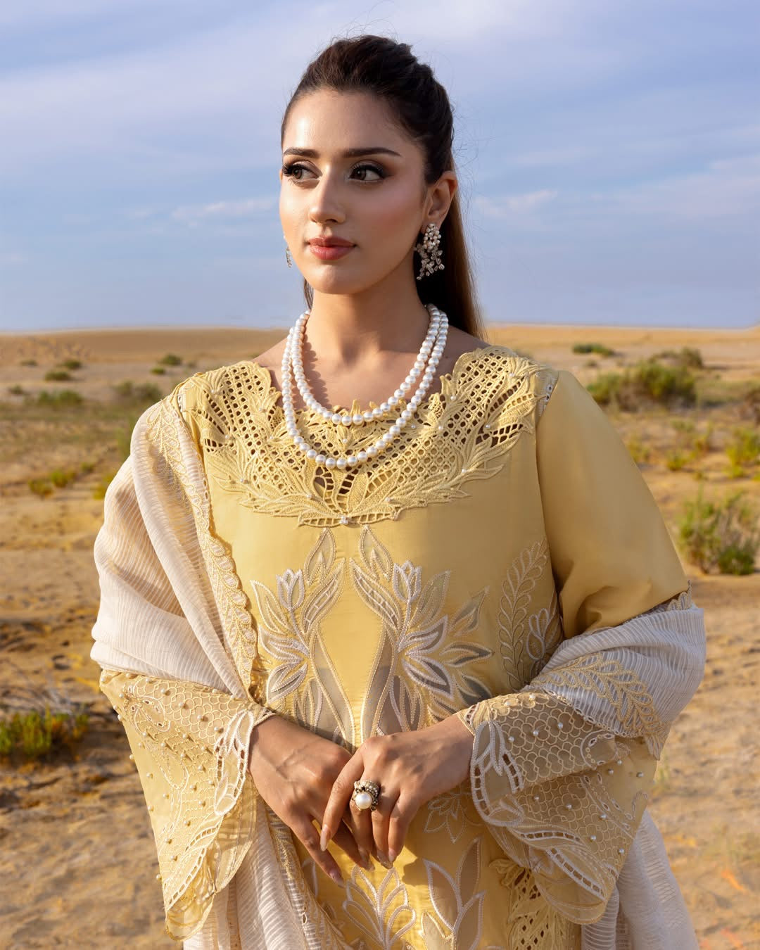 RANG RASIYA LAWN UN STITCHED COLLECTION 26 - HOORAIN - Image 5